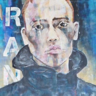 Tránsito emocional donde feminidad y masculinidad se funden hasta disolverse en un “no-espacio” identitario, cuestionando las fronteras del género y de la propia percepción del yo.