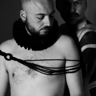 Zwei Männer, schwarz weiss Fotografie, Schatten, klassisch, tiefer Blick